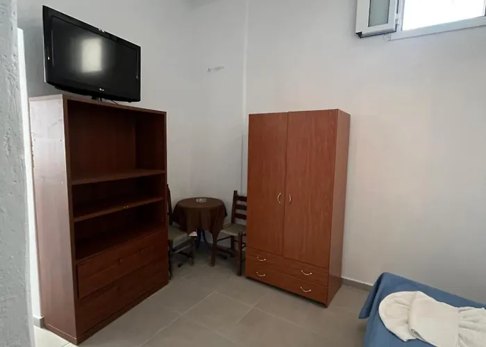 Andrea's Naxos Center * Naxos City